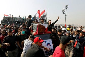 В Ираке толпа протестующих казнила подростка