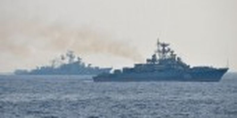 В Чорному морі продовжують маневрувати близько десятка бойових кораблів ворожого флоту