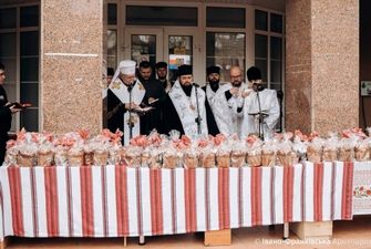 В Ивано-Франковске впервые пасхальные корзины совместно освятили духовенство УГКЦ и ПЦУ