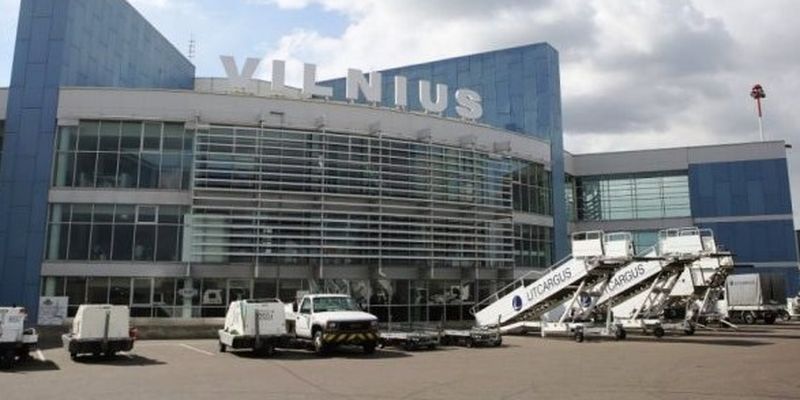 Из аэропорта Вильнюса эвакуировали людей из-за ЧП