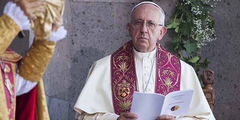 Розділяю нестерпний біль членів родини: Папа Франциск про ракетний удар по Дніпру