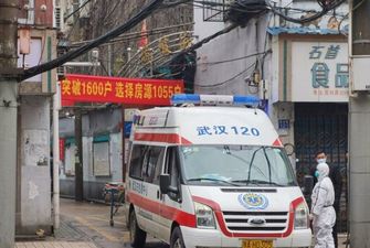 Китайський коронавірус забрав життя легендарного доктора, який врятував сотні інфікованих