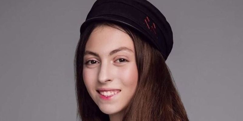 Акцент на пятую точку: 14-летняя дочь Поляковой возмутила подписчиков недетским фото