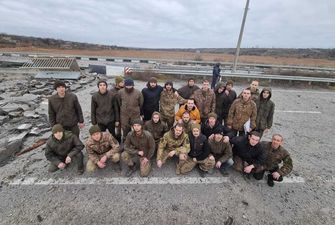 Украина вернула из российского плена защитников острова Змеиный и бойцов из Мариуполя