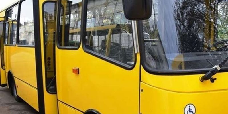 У Тернополі з маршрутки випала 85-річна пасажирка