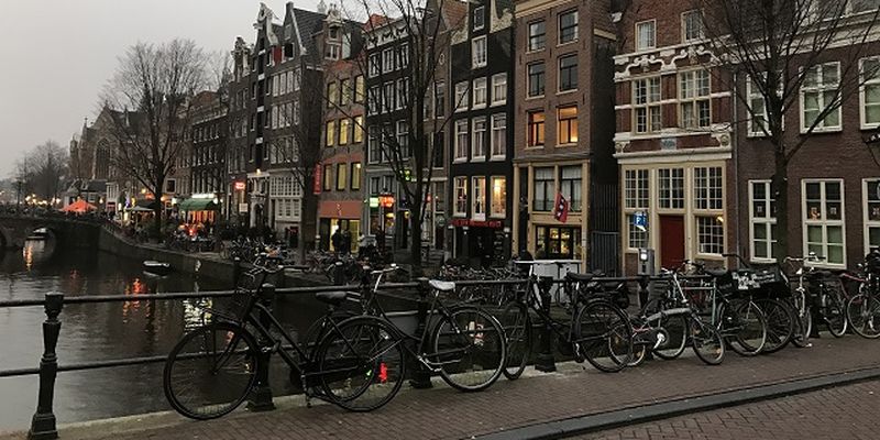С улиц Амстердама исчезнут бензиновые и дизельные автомобили