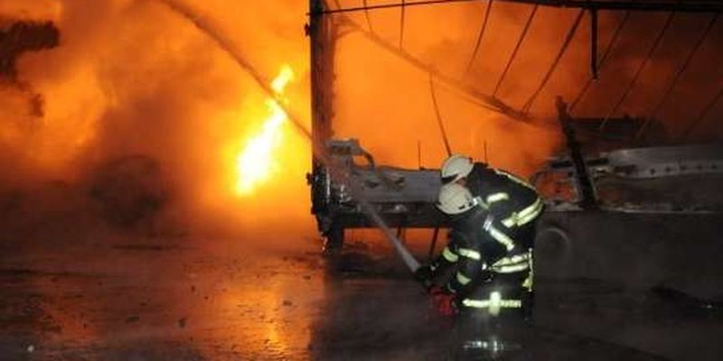 Під Вінницею згорів військовий склад 59-ї ОМПБр, рятувальники боролися з вогнем чотири години