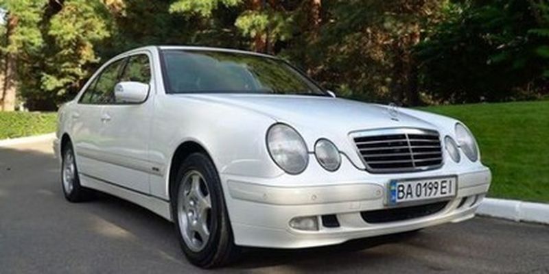 Украинец после долгих поисков купил недорого коллекционный Mercedes-Benz: фото