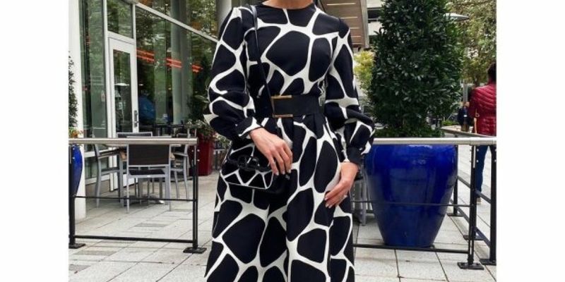 50-летняя Джей Ло вышла в свет в изысканном черно-белом платье