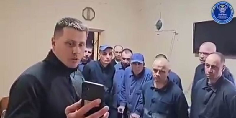 "У вас все зубы и пальцы на месте?": боец ВСУ пообщался с российскими пленными
