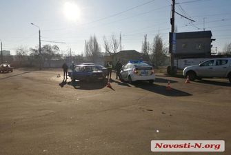 В Николаеве столкнулись «ВАЗ» и BMW, есть пострадавшая