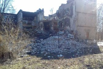 В результате российского обстрела школы в Авдеевке погибла женщина, — ОП