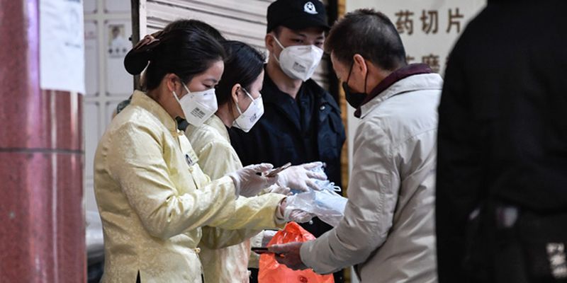 В Пекине за 6 дней планируют построить завод по производству масок