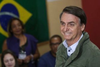 По примеру Трампа: экс-президент Бразилии запустил свой собственный мерч
