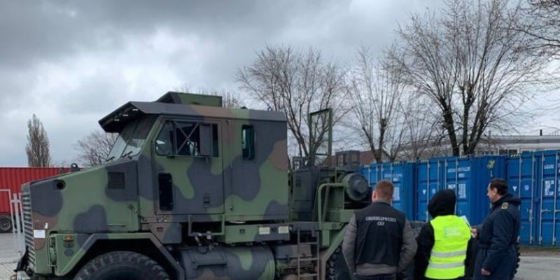 Таможня предотвратила незаконный ввоз тягача для танка через Одесский порт