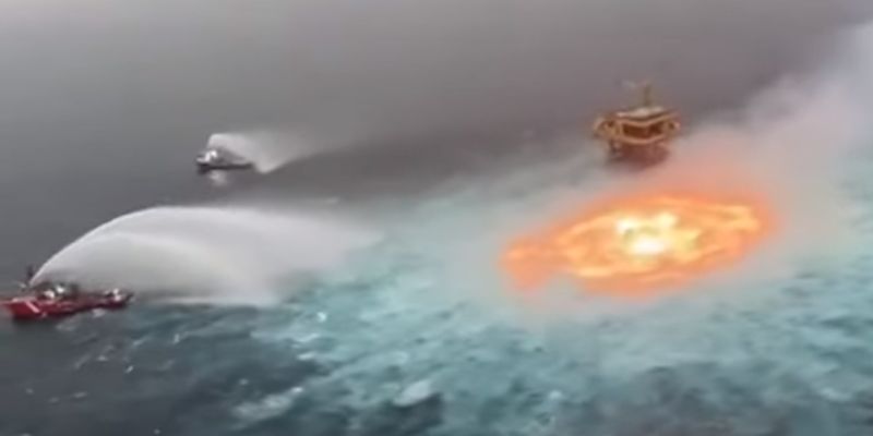В акватории Мексиканского залива вспыхнул подводный пожар