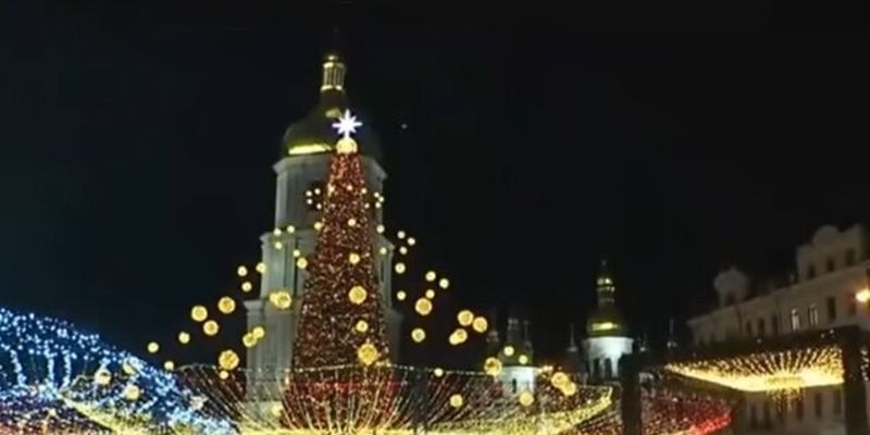 Новогодняя елка появится на Софийской площади, несмотря на просьбы украинцев не делать этого: "Чтобы у детей было хорошее настроение"