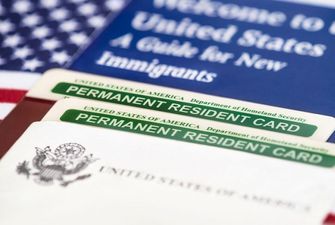 В США разрешили забирать грин-карты у законных мигрантов – WSJ