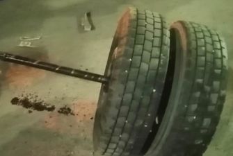 Потерял колеса на ходу: под Киевом маршрутка с пассажирами попала в аварию