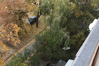 Из окна девятого этажа в Харькове выпал 26-летний мужчина