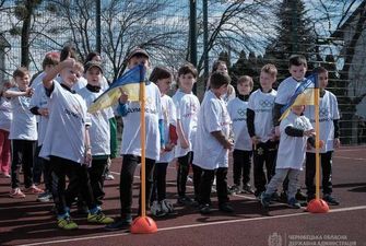 Для дітей-переселенців у місті Чернівці організували спортивне свято