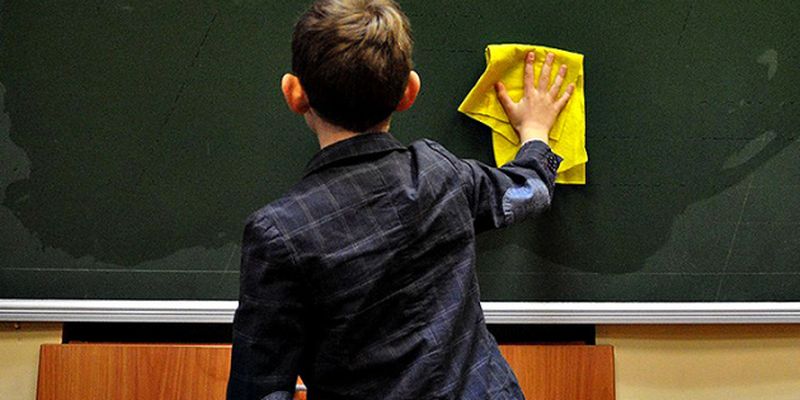 Около 70% киевлян выбрали для своих детей очное обучение в школе