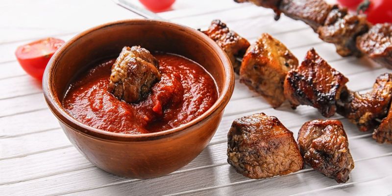 Найсмачніший соус до шашлику за 15 хвилин: готуємо автентичний "Вірменський" з томатами