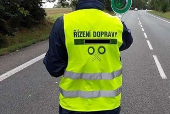 В Чехии двое украинцев незаконно регулировали дорожное движение