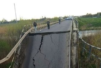 На трассе Львов-Луцк обрушился мост через Западный Буг