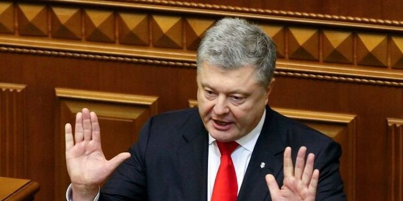 Эксперт: Порошенко благодаря собственному банку обогатится еще на 50 млн грн за счет донатов украинцев