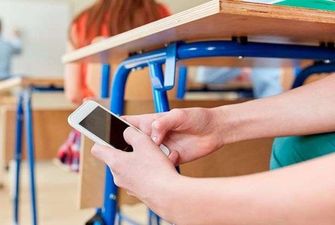 Забороняти смартфон у школі чи ні? Учитель 2019 року прокоментувала скандальний законопроект