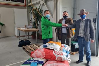 Угорські благодійники зібрали 5 т насіння для закарпатських фермерів