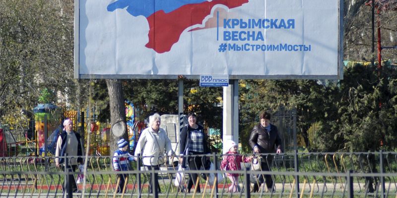 Окупанти в Криму анонсували приїзд іноземних політиків та громадських діячів