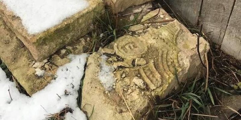 Належить мертвим: на Тернопільщині фермера, який "обчистив" цвинтар, настигла страшна кара