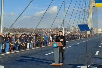 В Запорожье Зеленский открыл самый большой в Украине вантовый мост