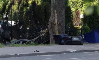 Украинцы погибли в ДТП в Польше: водитель на скорости влетел в дерево. Фото