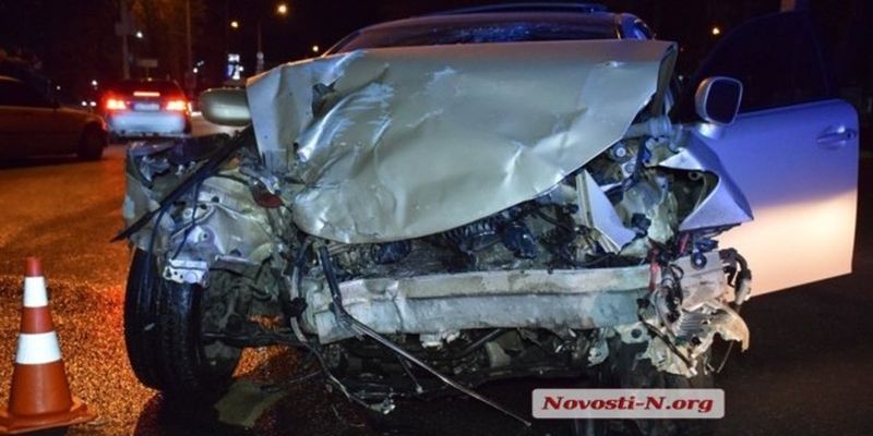 Смертельное ДТП в Николаеве: Lexus влетел в такси