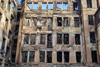 Пожар в одесском колледже: жителей ближайших домов попросили на время покинуть квартиры