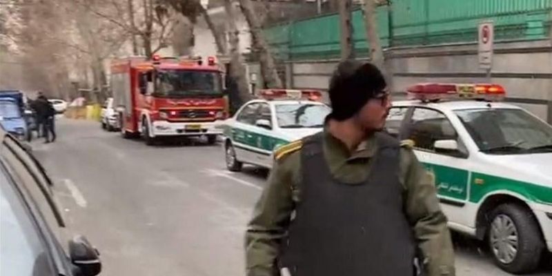 На посольство Азербайджана в Иране совершено нападение: есть погибший