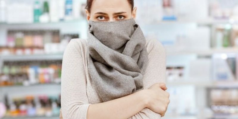 Антибиотики и витамины не помогут: как лечить простуду правильно, не тратя сумасшедшие деньги