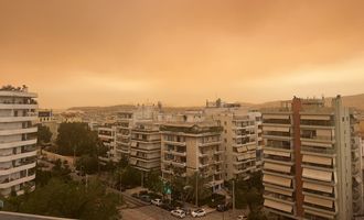 Грецию накрыла мощная песчаная буря: небо окрасилось в желтый, а в сети делятся апокалиптическими фото и видео