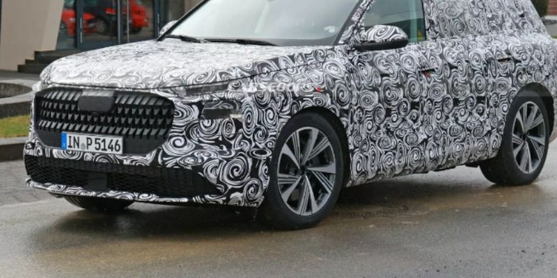 Audi вывела на тесты новое поколение Q7