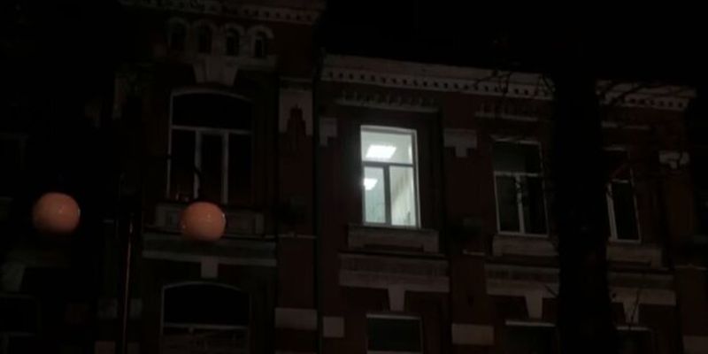 Жители Тернополя взбунтовались против дома, у которого "никогда не отключают свет": чем все закончилось