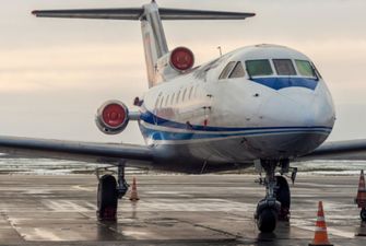 На борту десятки пассажиров: в России у самолета в воздухе отказал двигатель