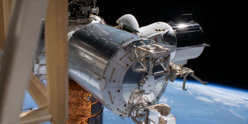 Екіпаж Crew Dragon після понад півроку на МКС повернувся на Землю
