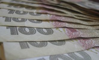Новый курс доллара и перерасчет пенсий: какие изменения ждут украинцев в июне