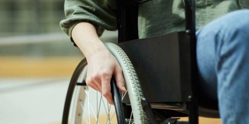 Минздрав напомнил, что людям с инвалидностью повторное освидетельствование во время войны не нужно
