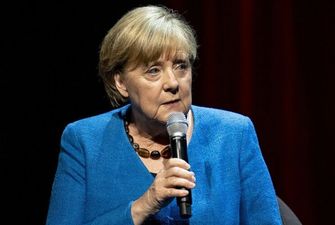 Меркель призвала ЕС и НАТО оказывать Украине полную поддержку