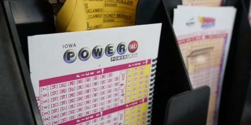 У Дніпрі чоловік купив два лотерейні квитки та виграв понад 2,5 млн гривень