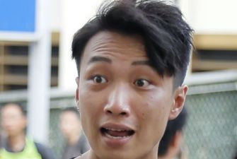Лідера протестів у Гонконзі жорстоко побили молотками